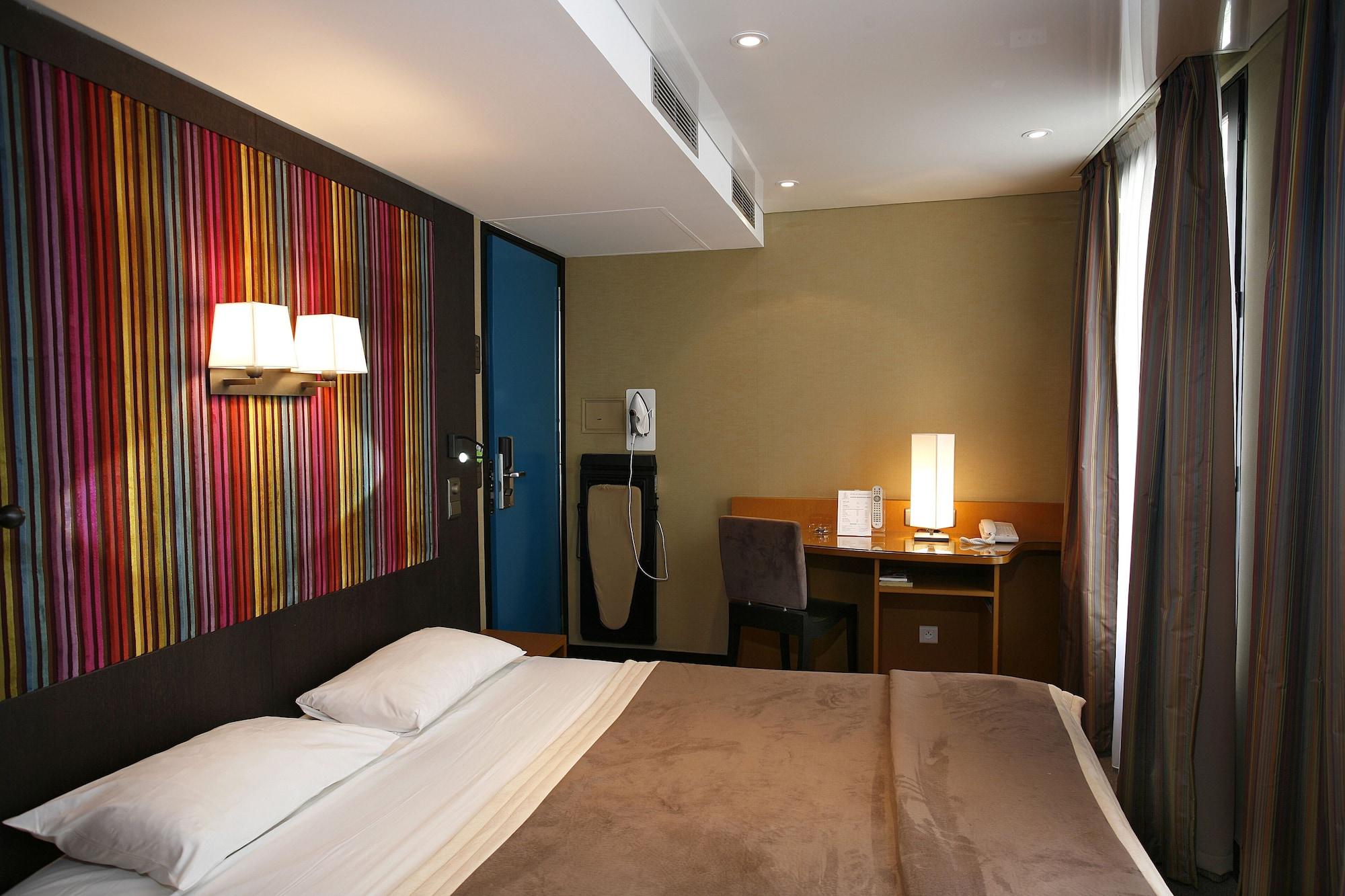 Hotel Du Vieux Saule Paris Exterior photo